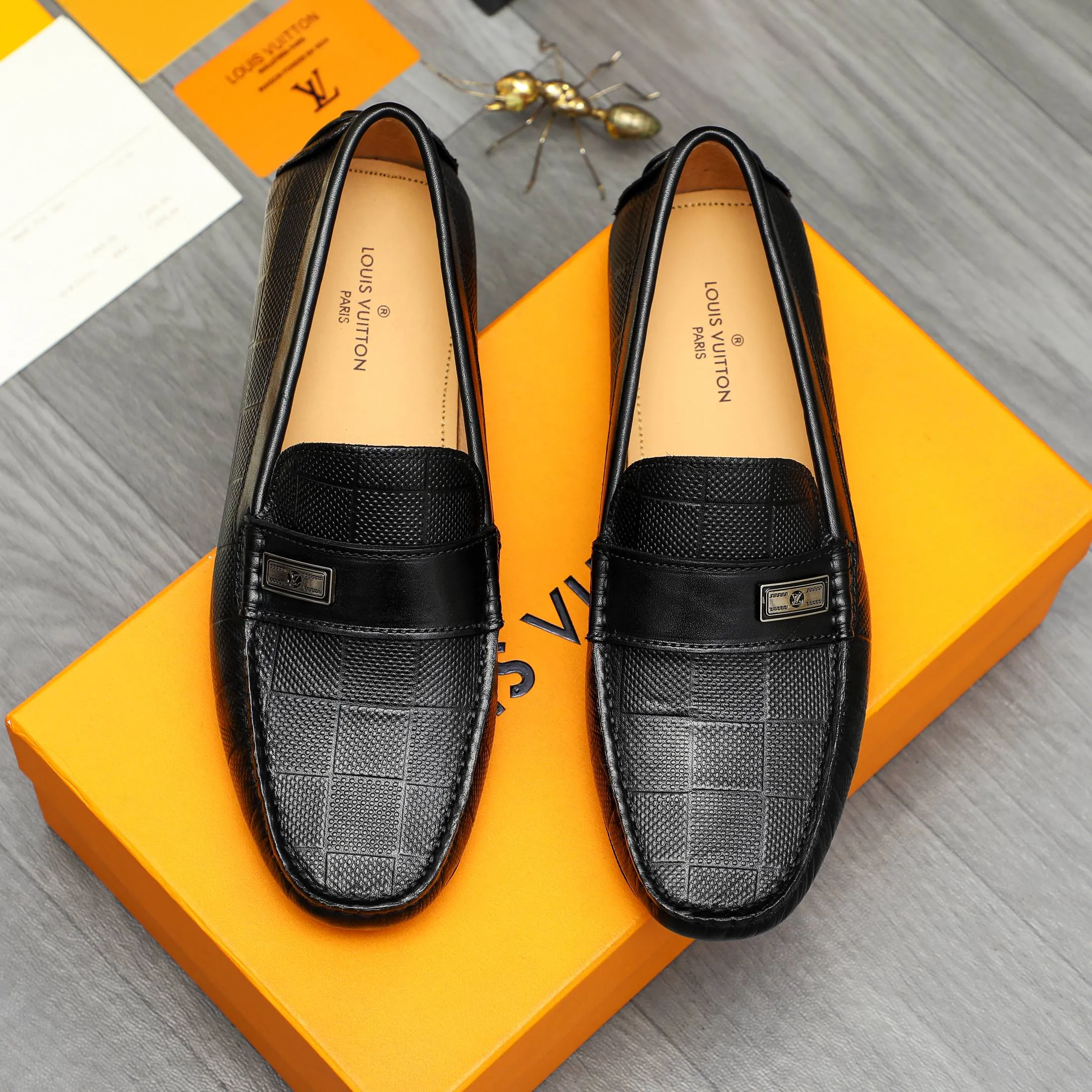 Men's shoes 💰380 Product trademark: LV "Louis Vuitton" casual slip-on shoes Regular size: 38-45 (45 is custom-made and non-returnable) Product materials: Selected embossed cowhide upper, pigskin lining, rubber outsole